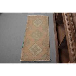 Alfombra turca Vintage de 150cm X 330cm, tejido plano de lana de retazos beige y verde para decoración para sala de estar, 4m de ancho con respaldo de látex - Product Image 1