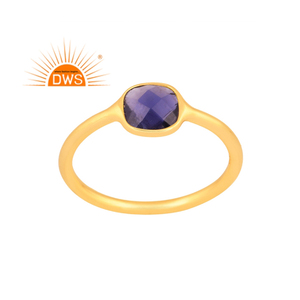 Anillo apilable de piedras preciosas de iolita natural chapada en oro de 18 quilates de plata de ley de la mejor calidad, fabricante de joyería fina Demi - Product Image 1