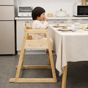Seggiolone Moderno in Legno Massello per Bambini con Cuscino, Design Portatile, Caratteristiche di Sicurezza e Durata per l'Alimentazione dei Bambini - Product Image 4