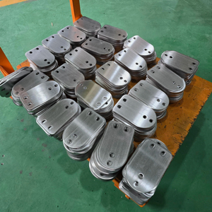 Fabrication de tôle en acier inoxydable personnalisée Pliage CNC Découpe laser Soudage Services d'aplatissement de précision - Product Image 1