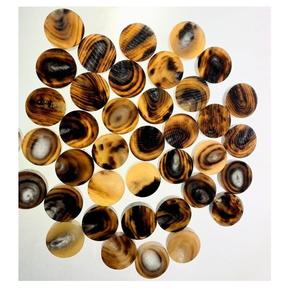 Ébauches de boutons en corne de buffle naturelle de qualité supérieure fabriquées à la main pour les vêtements de chemise en jean et autres en provenance d'Inde. - Product Image 1