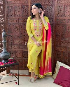 Attractive Heavy Rayon Printed <b>Kurti</b> With Pant and Dupatta Set for Women , Festive Wear, <b>Indian</b> Wedding Dresses - Product Image 5