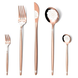 Fabricant/Exportateur de l'Inde Couverts faits à la main Vaisselle en métal personnalisée Ensemble de couverts plaqué or avec longue poignée - Product Image 2