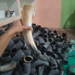 Corne à boire viking religieuse polie vintage, artisanat naturel de style animal fait à la main en Inde pour les cadeaux de mariage en gros - Product Image 1