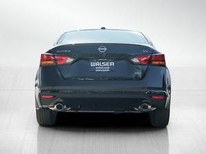 2022 Nissan Altima 2,5 SV AWD con asientos de tela Dirección izquierda Interior oscuro calentado - Product Image 4