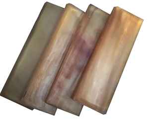 Escamas y Placas de Cuerno Natural Ecológicas de la Mejor Calidad, Técnica Cruda, Imitación Antigua, Artículo de Colección Artístico en Venta - Product Image 3