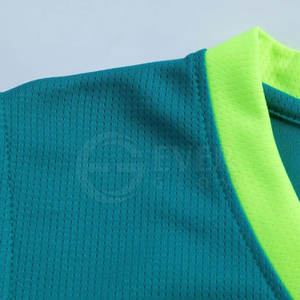 Uniforme de basket-ball unisexe de haute qualité, 100% coton, séchage rapide, respirant, logo personnalisé sur le dos, le cou et le devant - Product Image 4