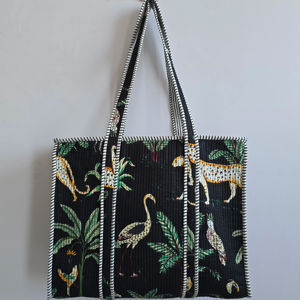 Sac fourre-tout fait à la main en coton matelassé imprimé à rayures de tigre pour femmes avec fermeture éclair - Product Image 1