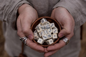 Juego de Dados Poliédricos de Hueso Natural de Lujo, 7 Piezas, Artesanal, Duradero y Ecológico para Juegos de Mesa RPG Tradebyd - Product Image 3