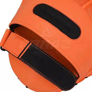 Almohadilla de patada ligera para boxeo, taekwondo y artes marciales Almohadilla tailandesa resistente con diseño curvo para un mejor control de golpes - Product Image 6