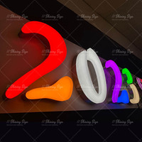 Enseigne lumineuse 3D personnalisée sans cadre en acier inoxydable et acrylique pour logo d'entreprise extérieur, résistante aux intempéries