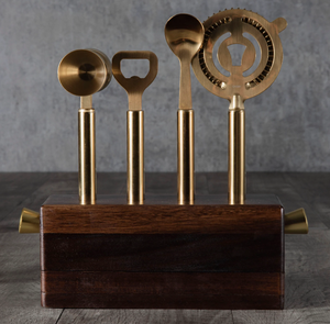 ชุดเครื่องมือบาร์ทองเหลืองพร้อมขาตั้งไม้ชุดบาร์เทนเดอร์สแตนเลสเกรดอาหารงานฝีมือตามสั่ง - Product Image 1