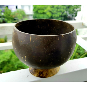 Bol en coquille de noix de coco pour les amoureux de la bio ajoute une élégance faite à la main aux repas de tous les jours ou aux arrangements de cadeaux - Product Image 1