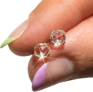 Pendiente de tuerca para mujer, Topacio blanco Natural, piedra preciosa, piedra natal de octubre, joyería hecha a mano mínima, pendiente de tuerca de Plata de Ley 925 - Product Image 1