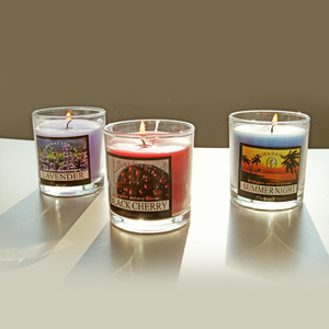 Set Regalo di 3 Candele di Lusso a Colonna con Fiori per Decorazione Casa, Natale, Halloween e Diwali - Product Image 3