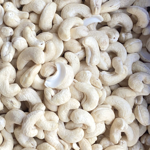 Fabrication de noix de cajou W240 Vente en gros de noix de cajou Santigo Viet Nam Vente en gros exportée vers l'Asie, l'UE, le Moyen-Orient - Product Image 1