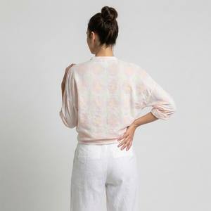 Blusa Informal Ligera con Botones en las Mangas, Cuello Camisero, Tela de Malla con Patrón Argyle, 100% Algodón, Talla Única (Tallas 38-44) - Product Image 2