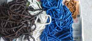 Cuentas de disco de hueso hechas a medida, color blanco y azul, ideal para uso por diseñadores de joyería y Tiendas de Cuentas para reventa - Product Image 3