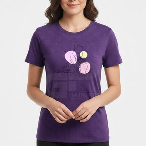 Camiseta Mom Life para el Día de la Madre con diseño gráfico minimalista y tela cómoda y transpirable para el día a día - Product Image 2