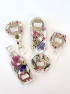 Premium Resin Bottle Opener With <b>Artistic</b> Finished Ideal For Rustic Farmhouse Kitchens And Contemporary Dining Room <b>Settings</b> - Product Image 2