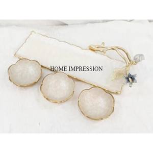 ถาดเสิร์ฟสีขาวลายศิลปะสุดสร้างสรรค์ทันสมัยพร้อมหูจับดีไซน์เนอร์ชุบทองและชุดชาม3ใบ - Product Image 1