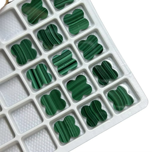 Piedra de Malaquita Verde Natural con Forma de Trébol de Cuatro Hojas para Joyería VC, Piedras Preciosas Sueltas - Product Image 1