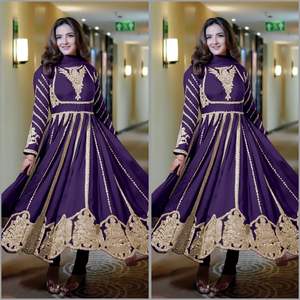 Vestido Salwar Kameez paquistaní de nuevo diseñador con trabajo de secuencia de bordado pesado completamente cosido con la colección Dupatta Party Wear - Product Image 3