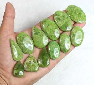 พลอยวัสโซไนต์ธรรมชาติคุณภาพดี รูปทรงหลากหลาย สีสันสดใส จำหน่ายราคาส่งจำนวนมาก สำหรับทำเครื่องประดับ - Product Image 4