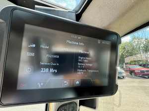 Chargeuse compacte sur pneus JCB 270t d'occasion 2023 avec moteur Kohler PLC, moteur et boîte de vitesses à haute efficacité, garantie de 3 ans à vendre - Product Image 6