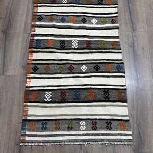 พรมคิลิมตุรกีขนาด 2.3x11.3 ฟุต พรมวินเทจ พรมลายตารางสีเทาทำจากขนสัตว์ - Product Image 2