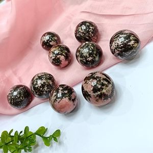Bola de cuarzo de cristal de Rodonita-Equilibrio de chakra y crecimiento espiritual - Product Image 3