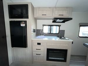 Nouvelle caravane de voyage légère en tôle galvanisée Heartland P-i-o-n-e-e-r 17RB 2025 - Product Image 6