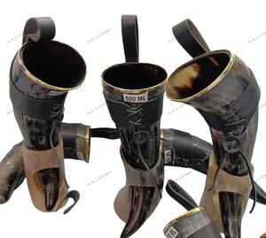 Corne à boire de style viking, corne de bœuf naturelle finie, avec support de corne, sangle en cuir et bordures en laiton, prix d'usine - Product Image 5