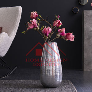 Florero hecho a mano de diseño martillado en florero decorativo de mesa con acabado dorado a precio mayorista Best Seller - Product Image 4