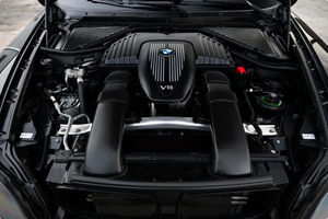 Vehículo Usado a Precio Accesible - Volante a la Izquierda |   Volante a la derecha |   2010 B M W X5 XDRIVESS48I - Product Image 5