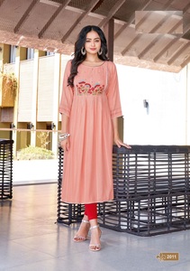 Nueva tela de satén de rayón pesado Kurtis tejido bordado y trabajo hecho a mano vestido de venta en línea con señuelo antiarrugas - Product Image 5