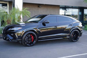 สร้างสรรค์อย่างพิถีพิถัน รถแลมโบร์กินี ยูรัส เอส 4 ประตู เอสยูวี ปี 2024 - Product Image 4