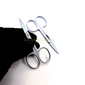 Ciseaux à sourcils miniatures de haute qualité en acier inoxydable avec revêtement en poudre gris clair, lame droite, pointe acérée, avec votre propre logo personnalisé - Product Image 2