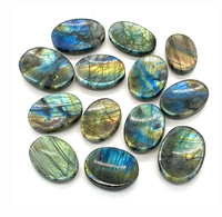 Pierre d'inquiétude de Labradorite Flashy pour les médiations Spiritual sept chakra Acheter chez Alif Crystal et Agate