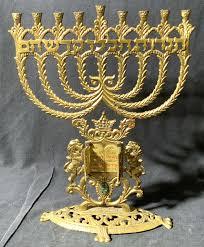 Elegante Candelabro de Latón para Menorah, Lámpara Judía de Hanukkah, Portavelas Decorativo, Adorno Elegante para el Hogar - Product Image 3