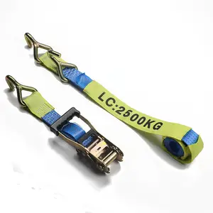 <span class=keywords><strong>Sangle</strong></span> à <span class=keywords><strong>cliquet</strong></span> en polyester avec poignée en plastique, capacité 2500 kg (5 tonnes), largeur 50 mm, longueur 12 m, avec crochet en J pour fixation, certifiée CE/GS - Product Image 1