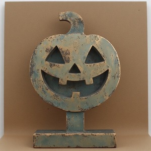 Figurine de citrouille en aluminium de qualité supérieure, finition patinée, art fait à la main, conçue pour enrichir les célébrations d'Halloween - Product Image 5