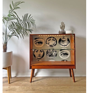 ตู้บาร์ไม้โค้งมนหรูหราพร้อมฐานทองเหลืองดีไซน์ทันสมัยทันสมัยพร้อมลายไม้สตาร์เบิร์ส - Product Image 3