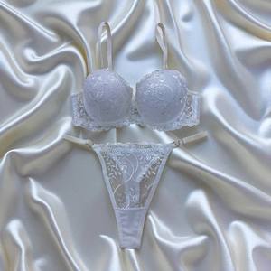 Ensemble soutien-gorge à armatures en dentelle blanche avec culotte string push-up à couvrance totale pour femme, bretelles réglables, style sexy taille basse opt171 - Product Image 4