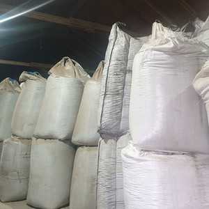 Pellets de madera de pino europeo de alta eficiencia 6-8mm -A1 Certificado 15kg Bolsas de plástico Sistema de calefacción Combustible - Product Image 6