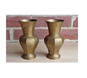 Jarrón de mesa de rosas de flor Vintage moderno, jarrones de Metal para decoración del hogar y jarrón de flores de acento decorativo para decoración del hogar - Product Image 1