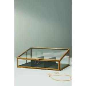 Moderna Caja de Anillos Hexagonal de Lujo, Diseño Metálico Dorado con Cristal para Guardar y Organizar Joyas - Product Image 4