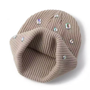 Gorro de Punto Grueso y Cálido de Invierno, Estilo Vintage Y2K, Brillante y Lujoso, 100% Acrílico, Unisex - Product Image 4