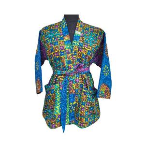 Kimono court Kantha à manches longues Robe coton tissu solide motif fait à la main bohème Kantha réversible - Product Image 1