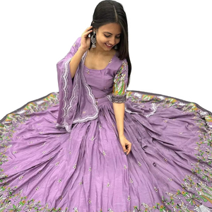 Superbe nouveau motif/couleur fil et broderie travail pur Chinon soie tissu mariée Lahenga Choli vente en gros à bas prix - Product Image 1